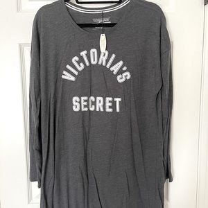 VICTORIA SECRET long sleeve T-shirt dress